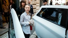 Mladá švédska aktivistka v Ríme: Dospelým poriadne "vyčistila žalúdky" pre klímu