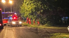 Mimoriadne tragická havária pri Galante. Náraz do stromu neprežili traja mladí ľudia