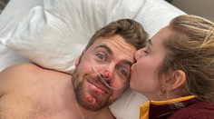 Doráňaného Kildeho prišla do nemocnice navštíviť Shiffrinová. Prvé fotografie po operácii