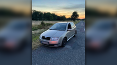 Jedno auto šoférovali dvaja muži bez vodičáku. Policajti sa nestíhali čudovať