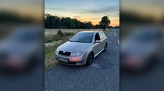 Jedno auto šoférovali dvaja muži bez vodičáku. Policajti sa nestíhali čudovať