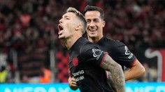 Leverkusen sa pod novým trénerom konečne prebral. K dôležitému triumfu pomohol aj Schick