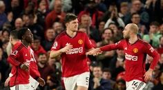 Liverpool prekvapujúco neuspel a stráca v boji o titul. Manchester United sa tešil z výhry