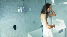 Ako často sa sprchovať a aké produkty používať? Lekár podstúpil netradičný experiment