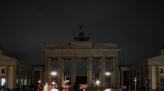 VIDEO: Svet si opäť pripomenul Hodinu Zeme. Svetlá zhasli aj na Prezidentskom paláci