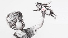 Banksy si novým dielom počas pandémie koronavírusu uctil zdravotníkov