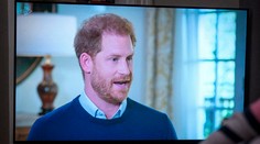 Britské médiá označil za nepriateľa, opäť obvinil aj kráľovskú rodinu. Princ Harry vysvetlil, prečo sa rozhodol vydať knihu