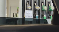 Výpadky dieslu na pumpách: Šoféri majú problém natankovať lacnejšiu naftu