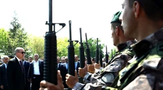 Turecká vláda prepustila takmer 1400 príslušníkov armády