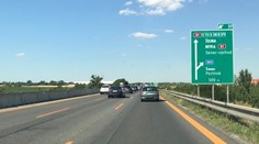 Motorkár havaroval na diaľnici pri Senci a zmizol, pátra po ňom vrtuľník