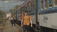 Stovky Slovákov vyrazili z Česka vlakom voliť prezidenta. Zviezť sa zadarmo malo podmienku