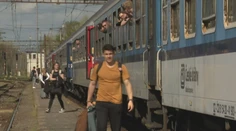 Stovky Slovákov vyrazili z Česka vlakom voliť prezidenta. Zviezť sa zadarmo malo podmienku