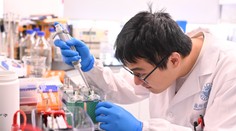 Čínski vedci objavili doteraz neznámy vírus. Prenášajú ho kliešte a je schopný nakaziť aj človeka