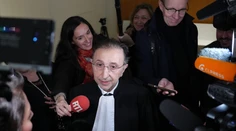Tvrdili, že sa narodila ako muž. V prípade Brigitte Macronovej odsúdili všetkých obvinených za šikanu