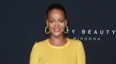 Rihanna vyrazila krásou dych. Oči vám ale budú smerovať na jej zväčšené prsia