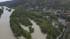 VIDEO: Exkluzívne dronové zábery Dunaja, ktorý sa nekontrolovateľne vylieva