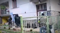 Vykrádal pivnice, garáže aj autá. Polícia odhalila podozrivého z rozsiahlej série vlámaní