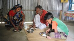 Muž posiaty nádormi sa bojí vyjsť von. Deti sa ho desia a syn s ním nehovorí