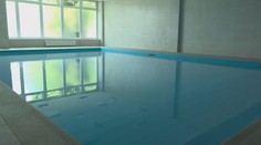 Hygienici nariadili uzatvorenie krytých bazénov v Humennom. Vo vzorkách vody zistili prítomnosť baktérie