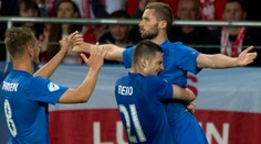 Slovenskí mladíci si v sobotu večer posvietili na Angličanov