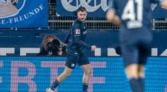 Matúš Bero rozhodol o výhre Bochumu. Zápas bol viackrát prerušený pre správanie fanúšikov