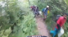 Cyklista pri jazde lesom nakrútil tajnú cestu migrantov