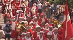 Desiatky Santov sa stretli v strede leta v Dánsku. Dohadujú stratégiu na Vianoce