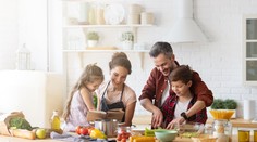 Rovnaká rodičovská dovolenka pre všetkých rodičov. Vo Fínsku začali platiť nové pravidlá