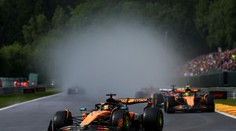 V Belgicku to pripomínalo peklo, nebezpečné preteky však s očakávanými vládcami. Piastri vyhral pred Norrisom