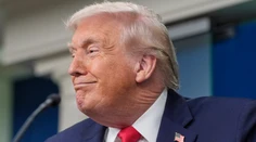 „Myslím, že nájdeme riešenie, s ktorým bude spokojné NATO aj my.“ Trump zdôrazňuje, že USA potrebuje Grónsko