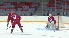 Je Putin dobrý hokejista? Posúďte sami