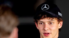 Kvalifikácia v Japonsku pre tínedžera Antonelliho, dominovali Mercedesy. Verstappen mimo Top 10