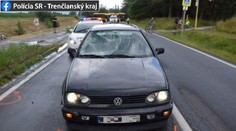 Auto narazilo do muža na priechode pre chodcov. Chodec po nehode bojuje o život