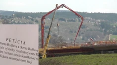 S termínmi R2-ky je to ako na hojdačke
