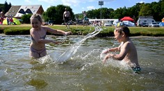 Teploty nebudú extrémne ako po minulé dni, o pár stupňov sa ochladí