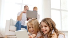 Štatistika odhalila, koľko Slovákov používa internet aspoň raz do týždňa