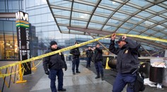 Pre hustý štipľavý dym evakuovali ľudí z metra vo Washingtone, jedna žena zomrela