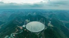 Číňania spustili svoje „božie oko“. Najväčší teleskop sveta bude pátrať po živote