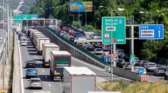 V Bratislave kolabovala doprava, vodiči stáli v kolónach aj hodinu