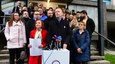 V strane Spolu si zvolia nového predsedu, na post kandidujú Hipš a Macko