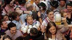 Začalo sa pivné šialenstvo. Oktoberfest otvoril svoje brány
