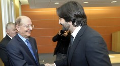 Prvýkrát sedela komisia pre referendum. Šéfuje jej kádehák