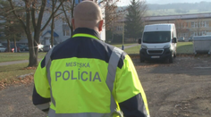 Vo Svidníku už dodávky nemôžu parkovať hocikde. Zaviedli pre ne špeciálne miesta