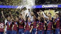 USA získali šiesty titul na Gold Cupe, hviezdou turnaja sa stal 16-ročný Kanaďan