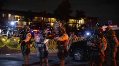 Horiace autá a hnev davu. Trump poslal do Los Angeles Národnú gardu, mestom otriasol chaos