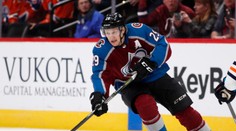 MacKinnon medzi hviezdami týždňa NHL, dopĺňajú ho ďalší mladíci