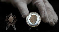 Predstavili prvé mince s motívom kráľa Karola III. Pozrite si, ako budú vyzerať