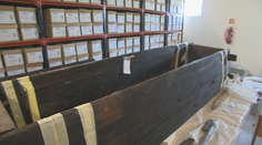 Popradský Tutanchamón sa vracia na Slovensko. Priviezli ho s drevenou posteľou