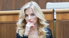 Za tri dni 100-tisíc podpisov. Šimkovičovej odstúpenie žiada niekoľkonásobne viac ľudí, než ju volilo