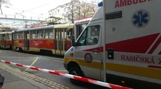 Bratislava: V Dúbravke električka ťažko zranila 22-ročnú ženu